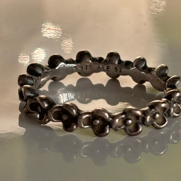 Pandora Flower Ring - Picture 4 of 4